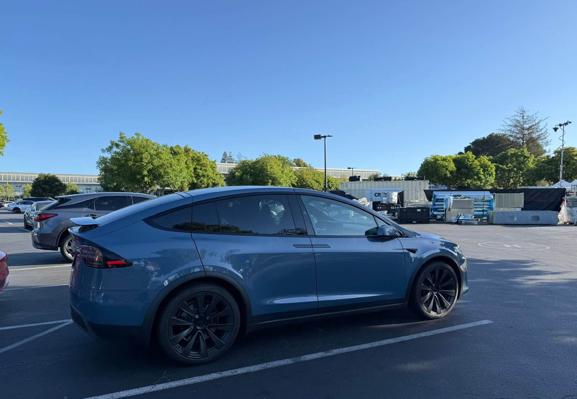 ▲特斯拉Model X於國外無偽裝現身測試！（圖／翻攝自X社群@Tesla Newswire）