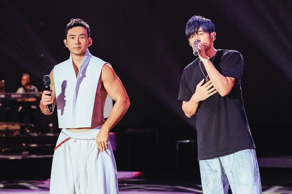 劉畊宏（左）和周杰倫（右）20多年交情未減，不時擔任演唱會嘉賓。（翻攝自劉畊宏微博）