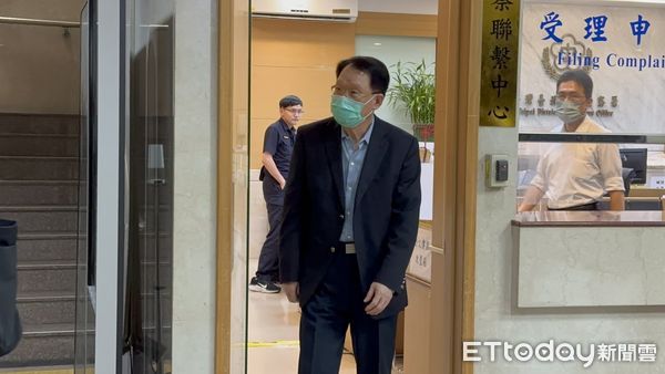 ▲▼             李洲科技董事長李明順涉內線交易，70萬交保。（圖／記者劉昌松攝，下同）