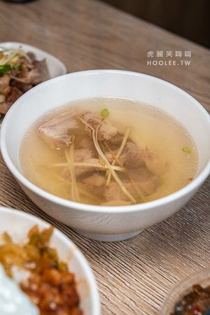 ▲▼弘記肉燥飯舖。（圖／部落客虎麗笑嗨嗨授權提供）