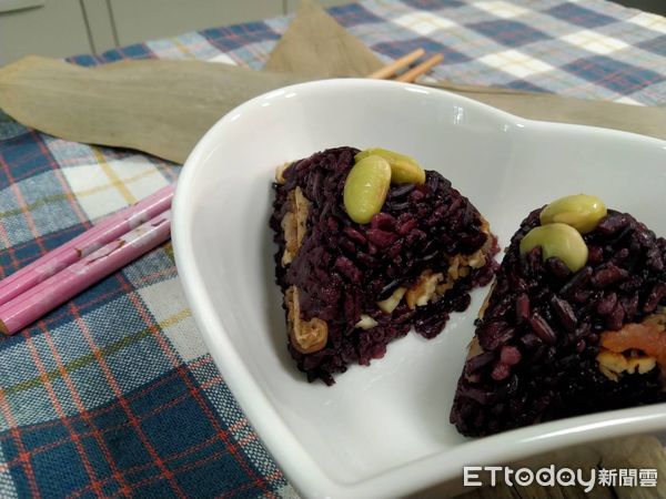 ▲台中榮總埔里分院分享健康吃粽4原則和高纖五穀粽食譜。（圖／台中榮總埔里分院提供，下同）