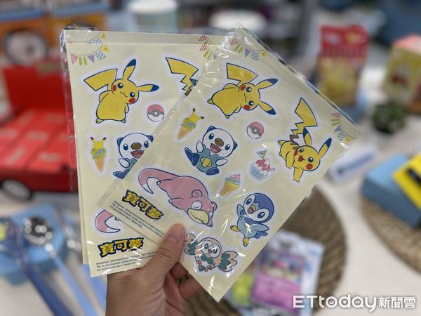 ▲▼全家新推奇異果霜淇淋，合作寶可夢推出新包裝。（圖／記者林育綾攝）