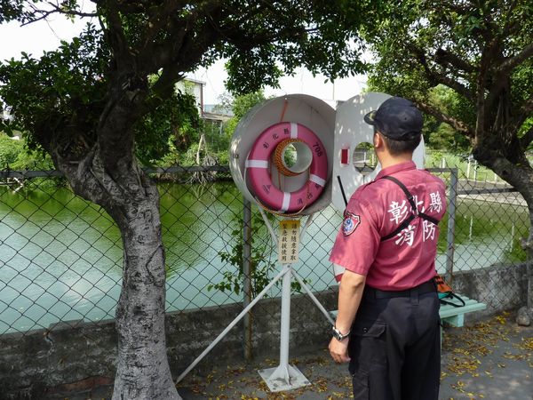 ▲彰化消防局提醒民眾海邊戲水務必注意安全。（圖／消防局提供）