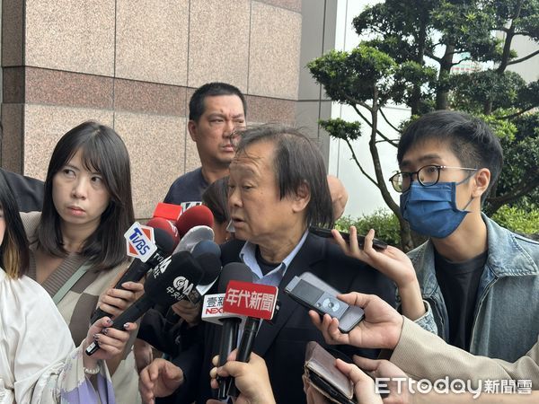 ▲▼民進黨立委王世堅受訪。（圖／記者杜冠霖攝）