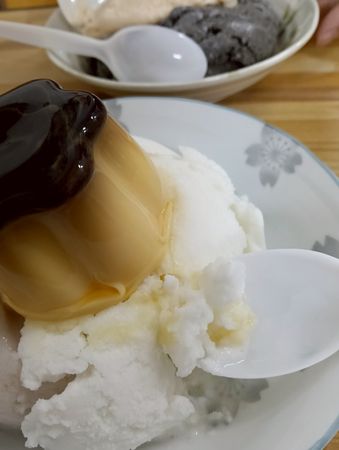 ▲▼楊梅近60年開張老冰店。（圖／部落客芽月提供）