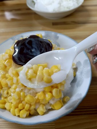 ▲▼楊梅近60年開張老冰店。（圖／部落客芽月提供）