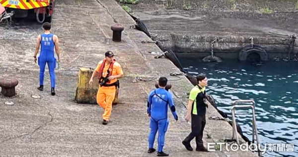 ▲▼             基隆港海濱國宅前方海域驚見女浮屍。（圖／記者郭世賢翻攝）