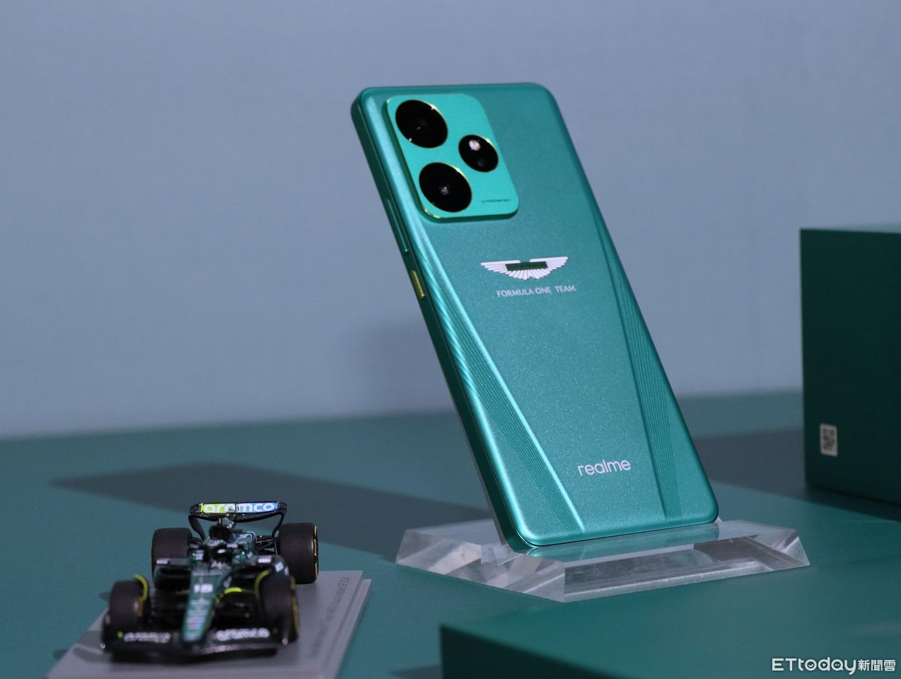 ▲▼        realme GT     。（圖／記者蘇晟彥攝）
