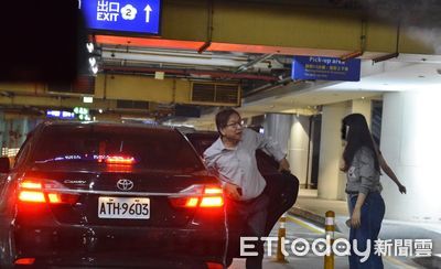 公車私用再+1 藍議員曬照爆:監委林郁容提供「親友接送機場服務」