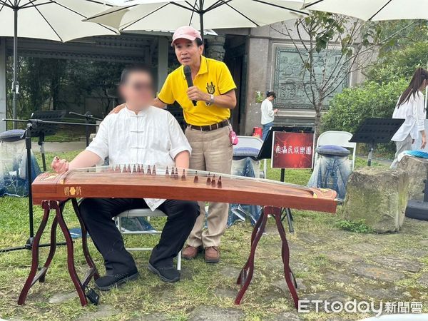 ▲27歲張姓團員患有自閉症，父母陪他南下台南學習古箏，成為樂團一員，如今卻因車禍頓失依靠。（圖／南瀛民族樂團團長楊正安提供）