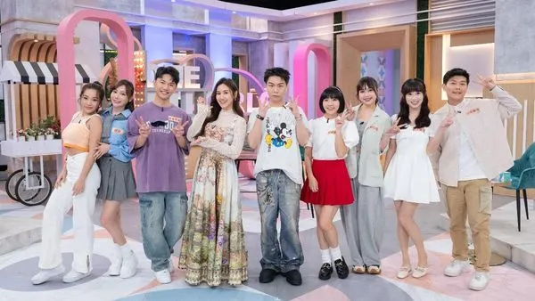▲▼ Rita（左起）、菲比、星星哥哥、Sandy、派翠克、草莓姐姐、葡萄姐姐、橘子姐姐及浣熊哥哥進棚錄影。（圖／東森綜合 提供）