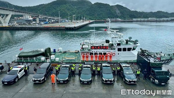 ▲海巡端午異地同步掃蕩 海陸空聯防堵不法。（圖／記者郭世賢翻攝）