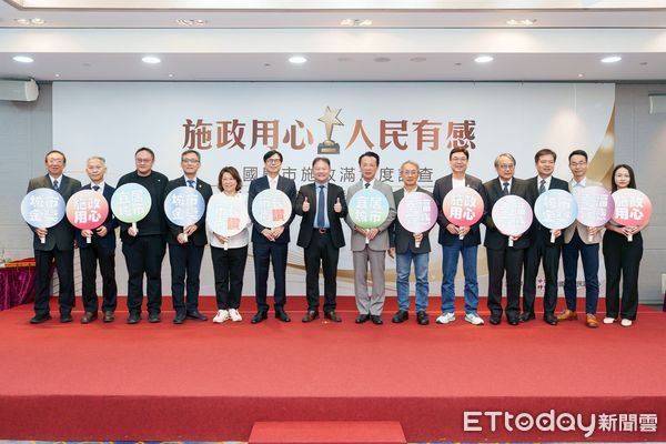 ▲▼施政滿意度高雄贏得六都金獎，陳其邁：拚搏到最後一秒回饋市民。（圖／記者賴文萱翻攝）