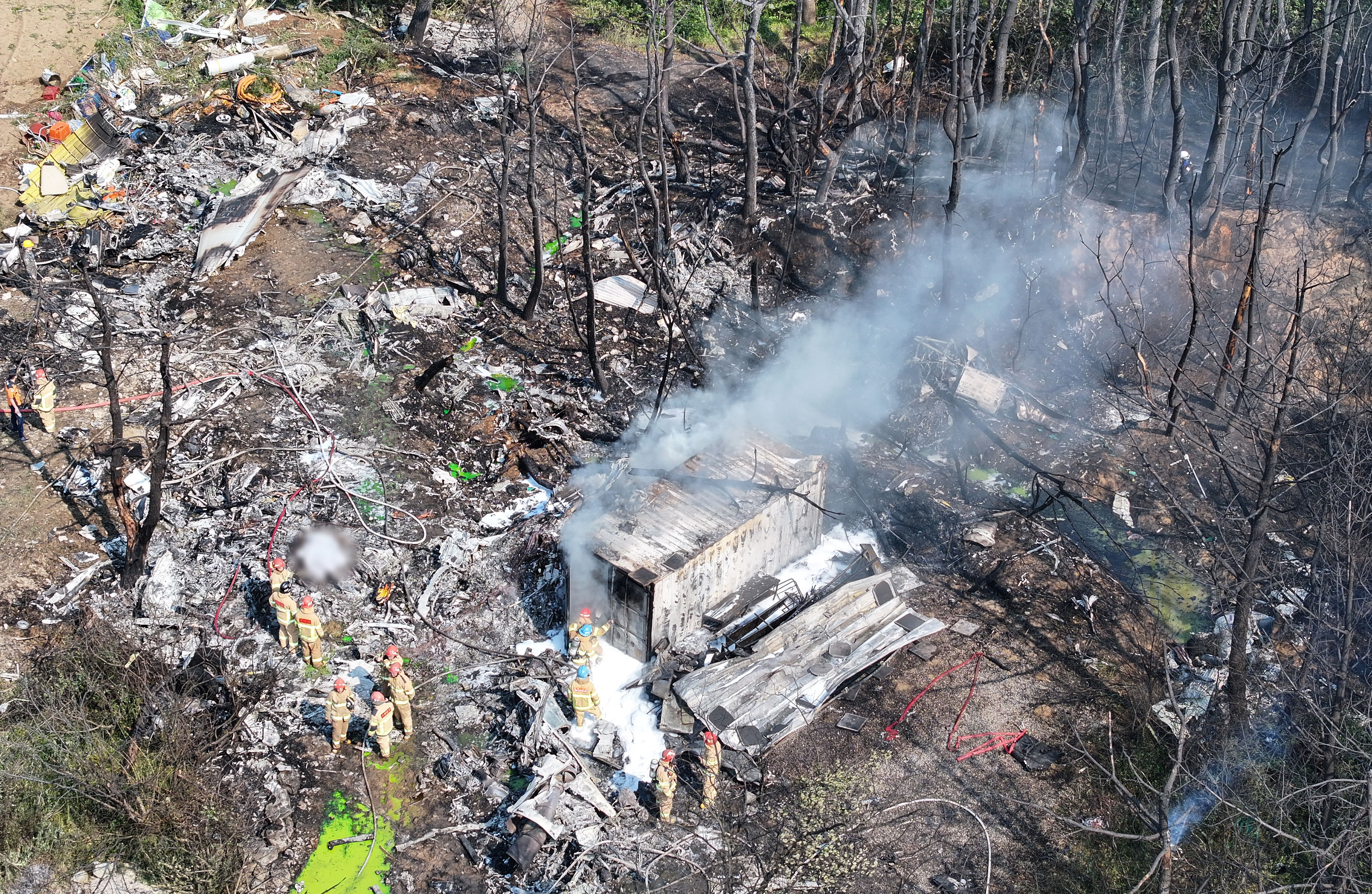 ▲▼南韓海軍P-3C反潛機29日下午從浦項機場起飛後不久墜毀。(圖/達志影像/newscom)