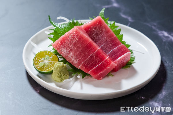 ▲6月15日前，饗饗和旭集的午晚餐可品嘗「現流黑鮪生魚片」。（圖／饗賓餐旅提供）