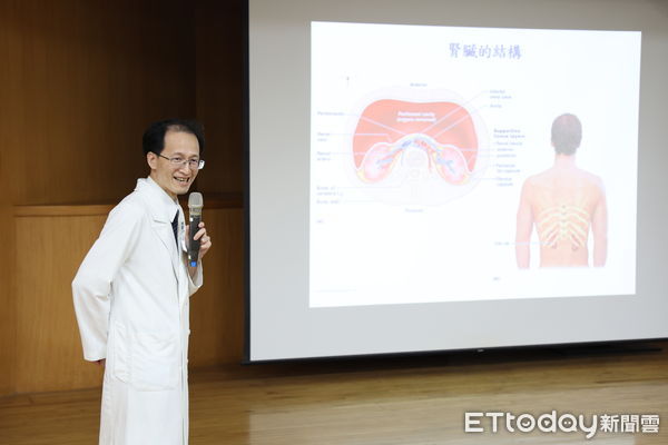 ▲▼花蓮慈院腎臟病友會分享護腎十五招，以及健康飲食原則，在端午佳節健康享受節慶美食。（圖／慈濟醫學中心提供，下同）