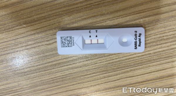 ▲快篩。（圖／記者游瓊華翻攝）