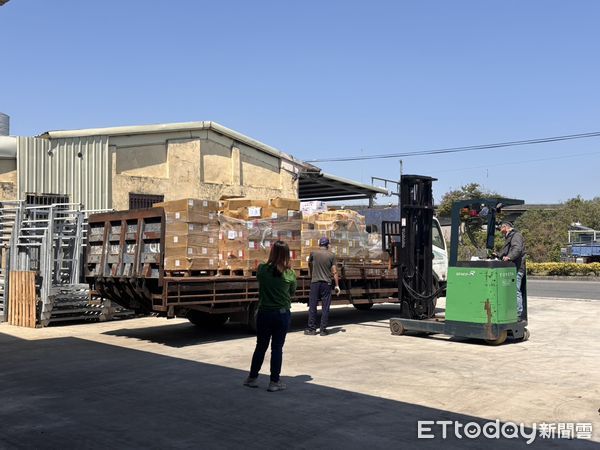 ▲▼全芳味食品公司販售過期2年豬排。（圖／記者許宥孺翻攝）