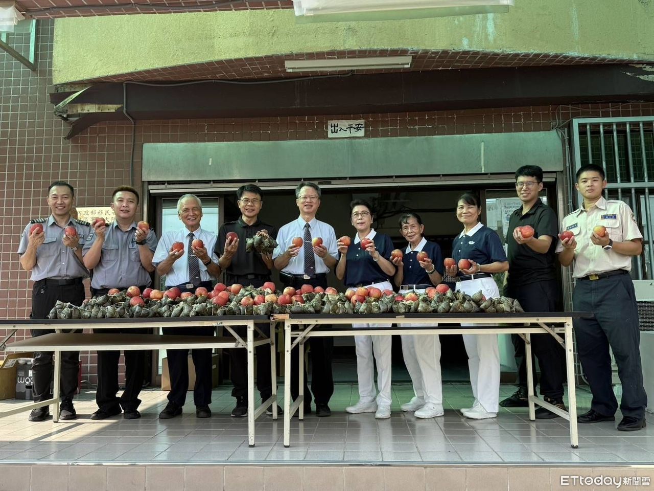 慈濟草屯聯絡處慨捐素粽　移民署南投受收容人感受跨國端午情