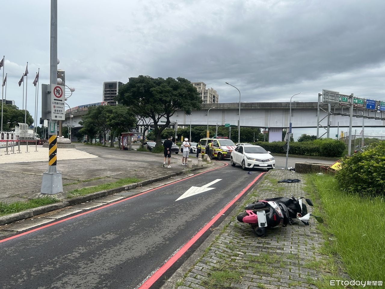 張政禹賽前擦撞體大生！傷脊椎「下半身無知覺」　家屬集氣祈禱