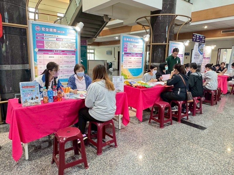 ▲▼           暑期打工徵才列車出發！中市勞工局邀27家廠商辦理3場次徵才  。（圖／勞工局）