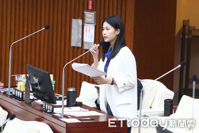 林亮君遭裸照威脅！簡訊驚見「只給一次機會」　深夜發聲了
