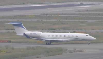 快訊／私人飛機「駕駛窗破裂」！機師急求救　降落關西機場