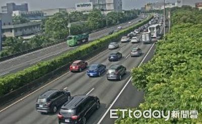 端午連假一早「局部國道塞了」 半夜車潮爆2倍
