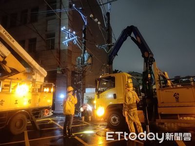商辦開挖釀地層下陷!2電桿倒塌害689戶停電 建商挨罰再賠償