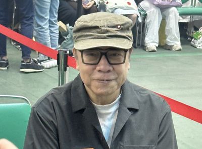 直擊／蔡康永暴瘦現身東京！　帥氣鮮肉男相伴…真實身份曝光