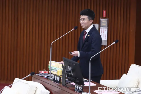 ▲台北市議員苗博雅質詢。（圖／記者林敬旻攝）
