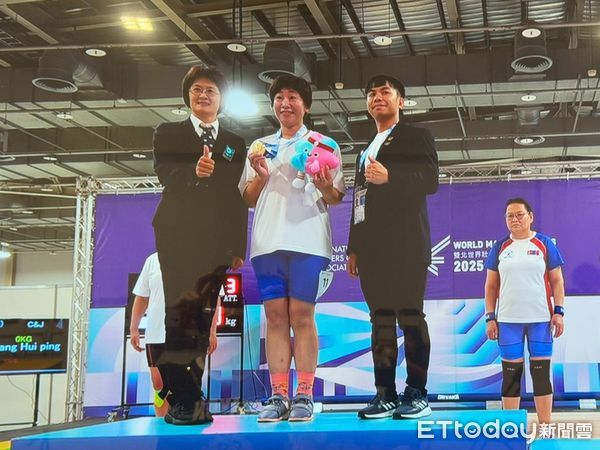 ▲▼台中工業區女所長陳靖宣勤餘不忘健身，勇奪世壯運舉重金牌。（圖／警方提供，下同）