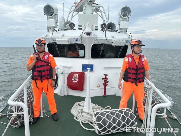 ▲海巡署中部分署第五巡防區指揮部為防範不肖人士藉機走私相關農漁畜產品謀取不法利益，特於昨日編組友軍單位，針對轄區實施「擴大執檢暨威力掃蕩」專案任務。（圖／記者游瓊華翻攝）