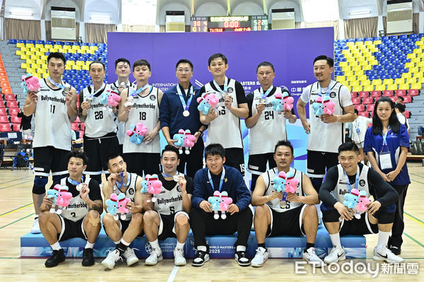 ▲▼2025世壯運籃球，陳信安領軍的Bullymotherbbq流氓老母酉時三刻奪得銀牌。（圖／記者李毓康攝）