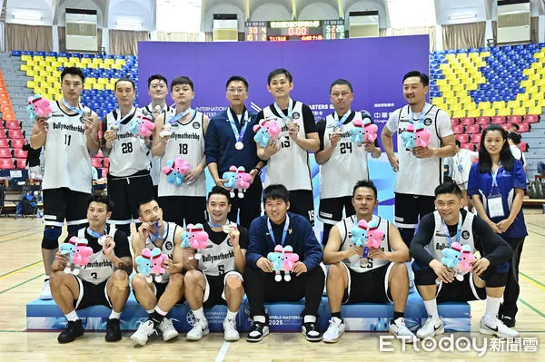 ▲▼2025世壯運籃球，陳信安領軍的Bullymotherbbq流氓老母酉時三刻奪得銀牌。（圖／記者李毓康攝）