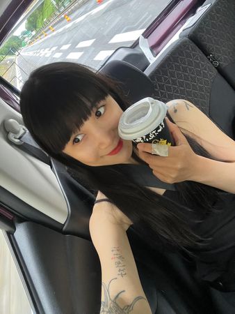 ▲NanaQ曬出與男性出遊的照片。（圖／翻攝自NanaQ Threads）