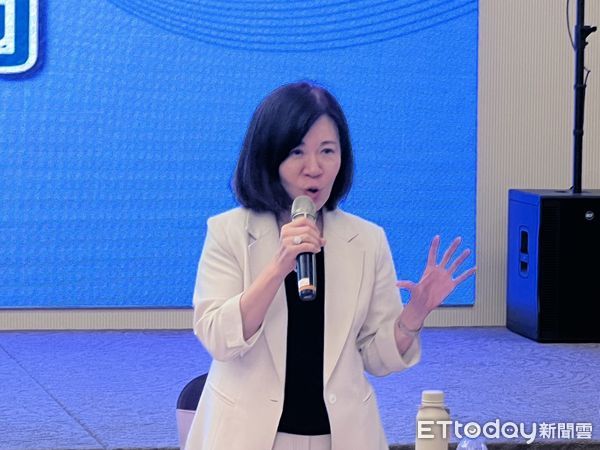 ▲台南市商業總會與商研院簽署合作備忘錄，推動AI導入與數位轉型。（記者林東良翻攝，下同）