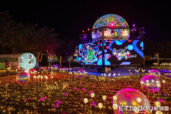 ▲南投燈會「流光藝彩燈區」獲義大利設計白金獎， 端午連假起將移展南投巧咖節。（圖／南投縣政府提供）