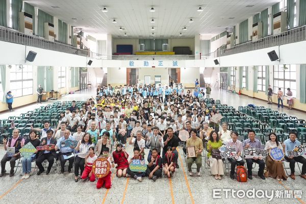 ▲南投縣中小學科展日前進行頒獎。（圖／南投縣政府提供）