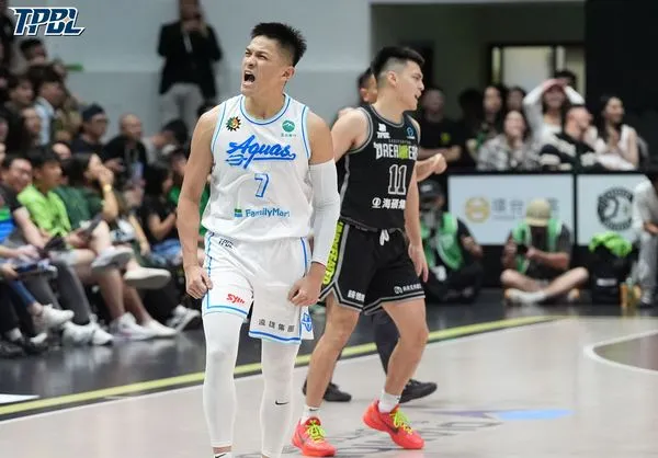 ▲海神于煥亞、胡瓏貿，夢想家霍爾曼、馬建豪。（圖／TPBL職籃提供）