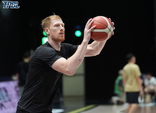 ▲海神于煥亞、胡瓏貿，夢想家霍爾曼、馬建豪。（圖／TPBL職籃提供）