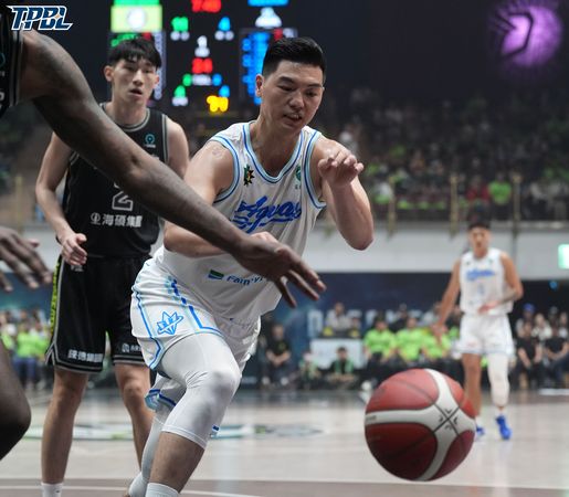 ▲海神于煥亞、胡瓏貿，夢想家霍爾曼、馬建豪。（圖／TPBL職籃提供）