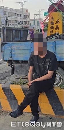 ▲▼   「癩癇男子疾病發作路倒、暖警即時通知家人協助返家照料」  。（圖／朴子分局提供）