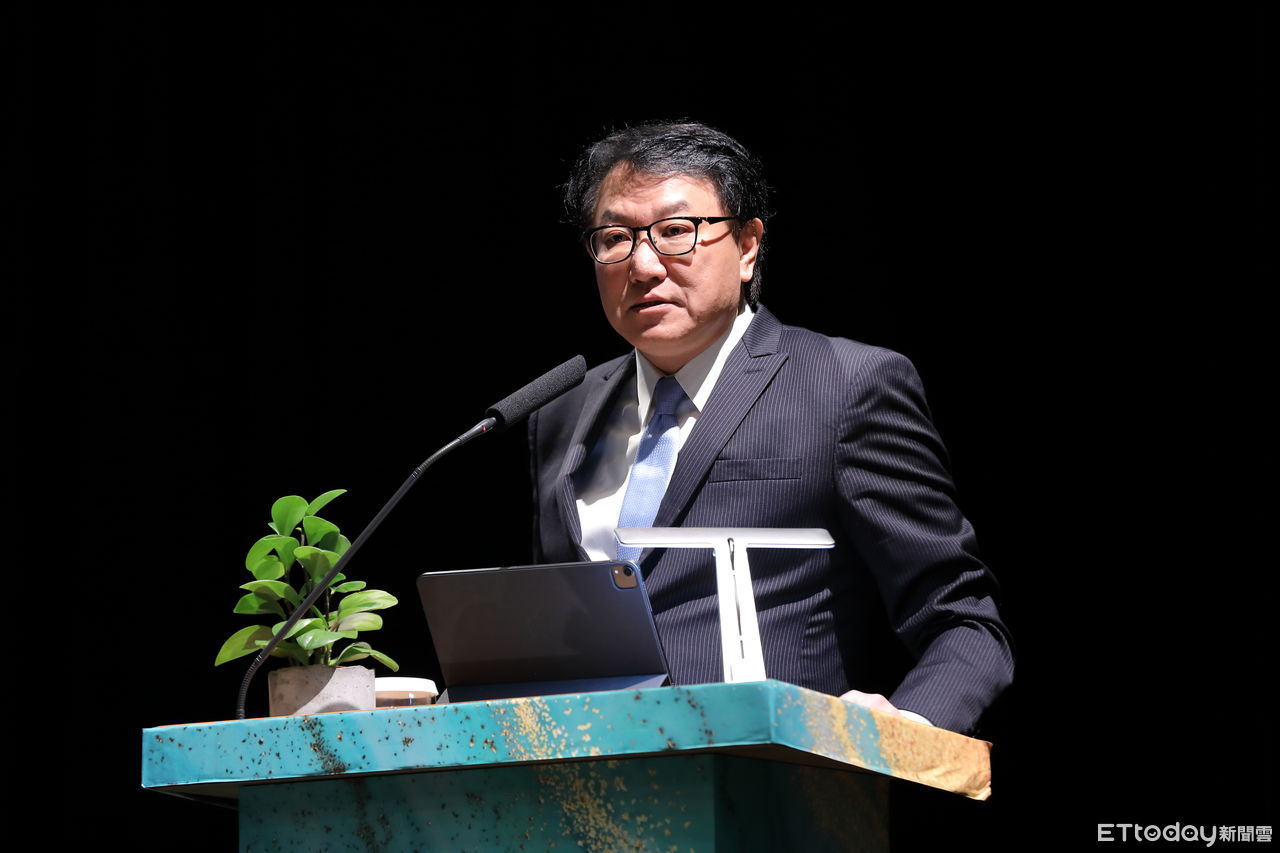 三元電池廠大火15傷！台泥董座張安平震怒返台　下令徹查究責