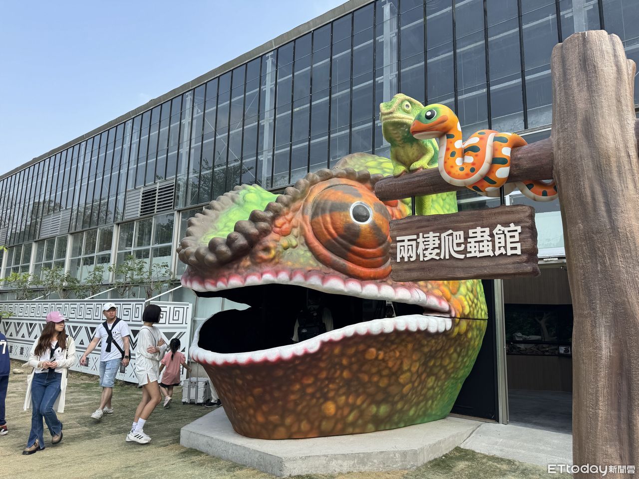 白蛇傳玩成水仗！　頑皮世界迎端午冰粽寵動物水樂園限時開打
