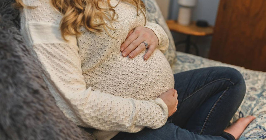 男友不屑剖腹產「很輕鬆不算生孩子」　新手媽心寒：很受傷