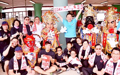 神將現身龍潭大池龍舟賽　蘇俊賓上陣推銷百年文化雙品牌