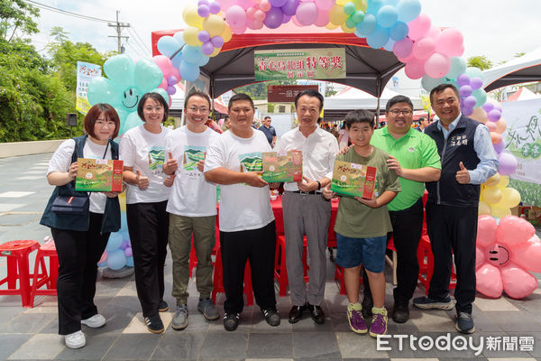 ▲▼  114年春季優良茶競賽頒獎暨展售促銷 翁章梁贈匾   。（圖／嘉義縣政府提供）