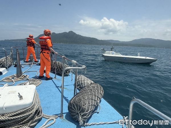 ▲▼        海巡雷達精準尋獲失聯無人船　即時應處維護海域秩序     。（圖／記者郭世賢翻攝）