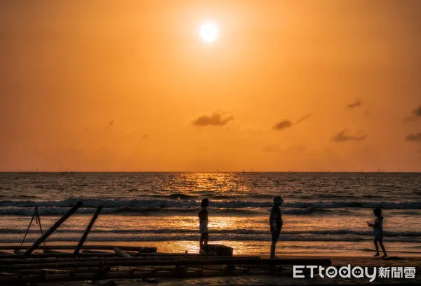 ▲▼   嘉義海線玩到飽 吃蚵、出海、玩沙灘一次滿足  。（圖／嘉義縣政府提供）